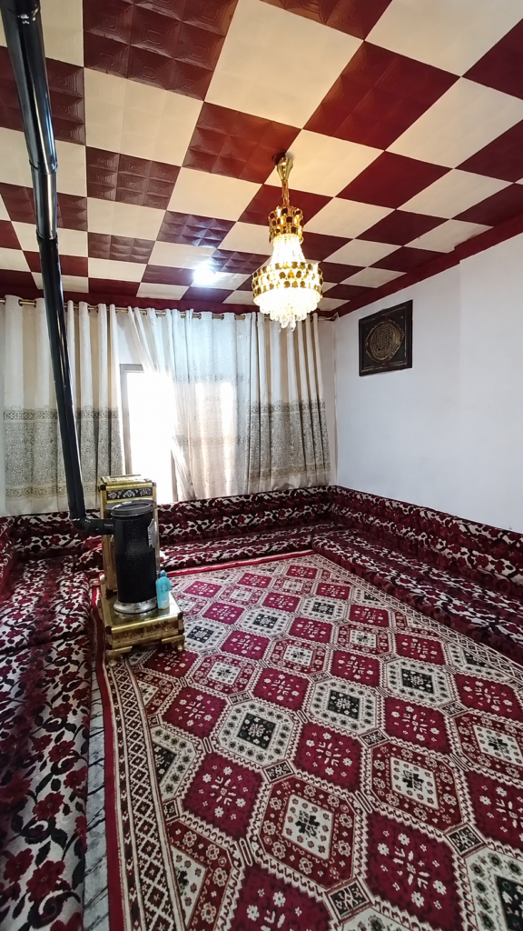شقة واسعة بسعر مميز للبيع في الدانا 4